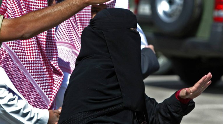 Ukinuto odvajanje žena u saudijskim restoranima, morale ulaziti kroz druga vrata